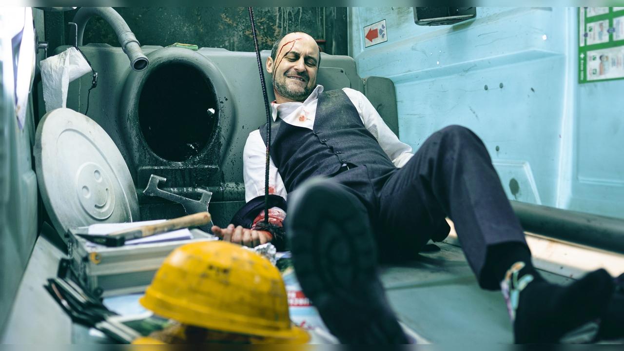 دانلود فيلم Holy Shit! 2022 | لعنت!