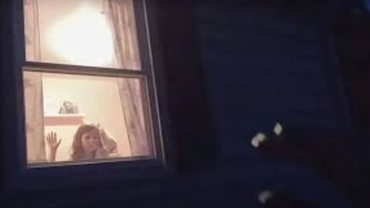 دانلود فيلم Looky-loo 2025 | نگاه کن