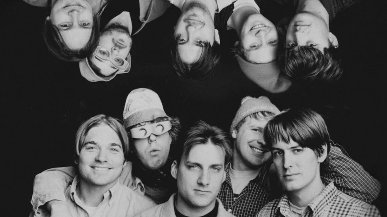 دانلود فيلم Pavements 2024 | پیاده‌روها